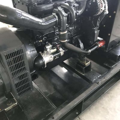 36 Corrente nominal 25 KVA Potência de espera Baixo consumo de combustível 16KW Conjunto de gerador diesel
